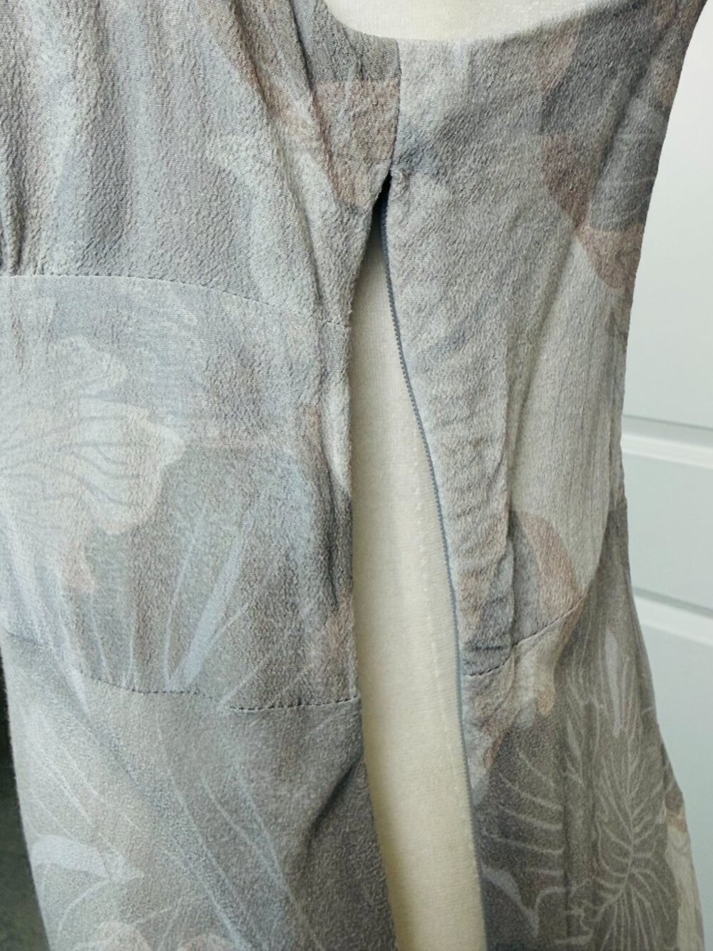 ARITZIA Wilfred Bellow Midi Sleeveless Dress, Gray Floral, Women's Size 10 - Picture 7 of 10